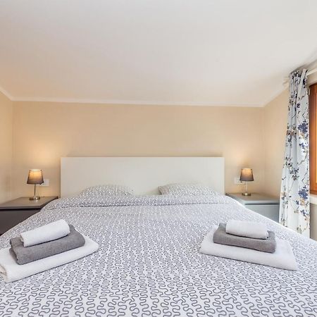 Holiday Home Jela Добринь Экстерьер фото