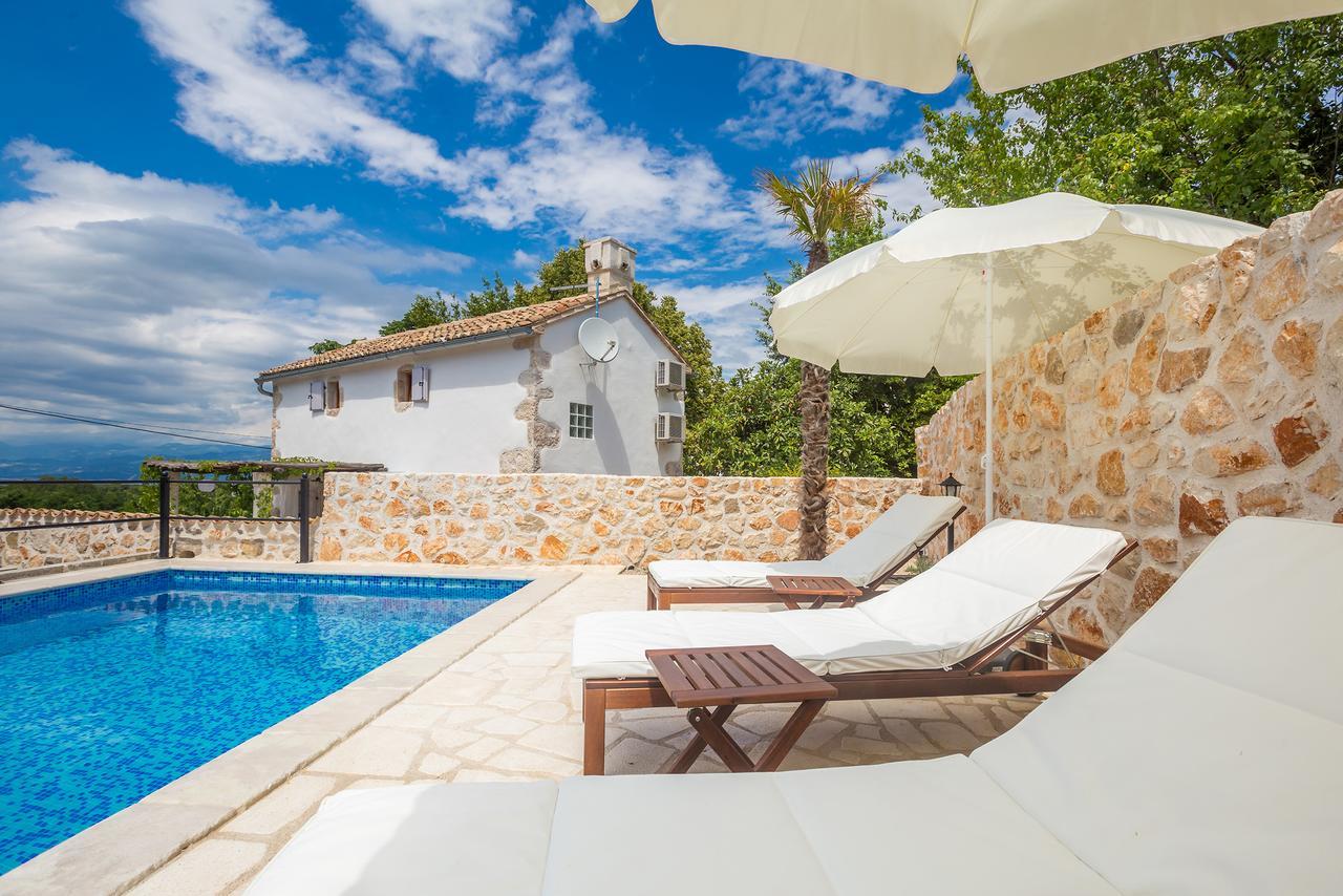 Holiday Home Jela Добринь Экстерьер фото