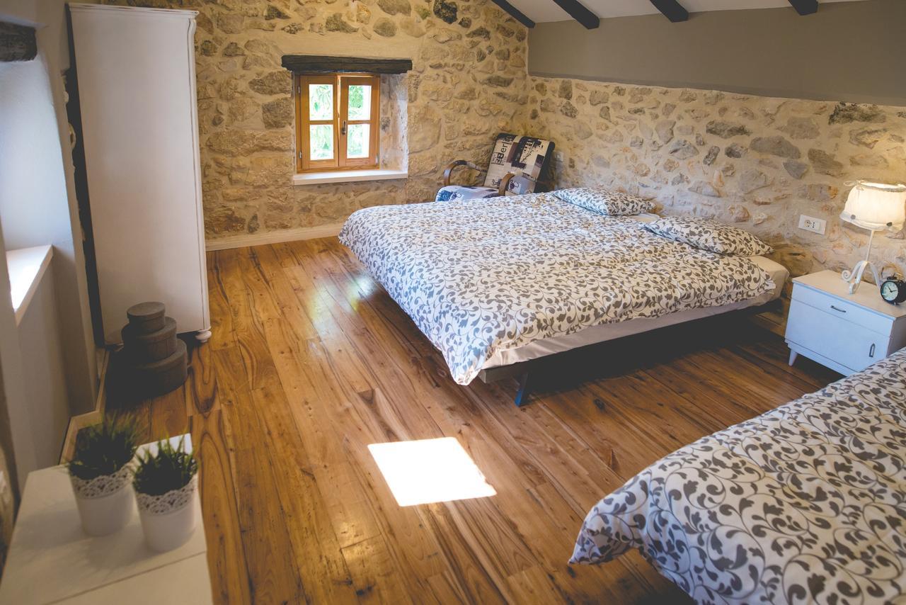 Holiday Home Jela Добринь Экстерьер фото